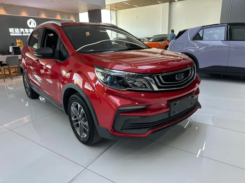 Geely Vision X3 2020 1.5L CVT Acabado premium exterior foto 4 Geely Vision X3 2020 1.5L CVT Acabado premium exterior foto 4