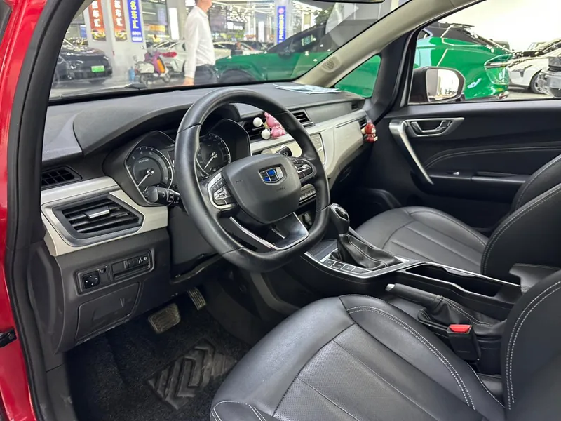Geely Vision X3 2020 1.5L CVT Acabado premium interior foto 12 Geely Vision X3 2020 1.5L CVT Acabado premium interior foto 12