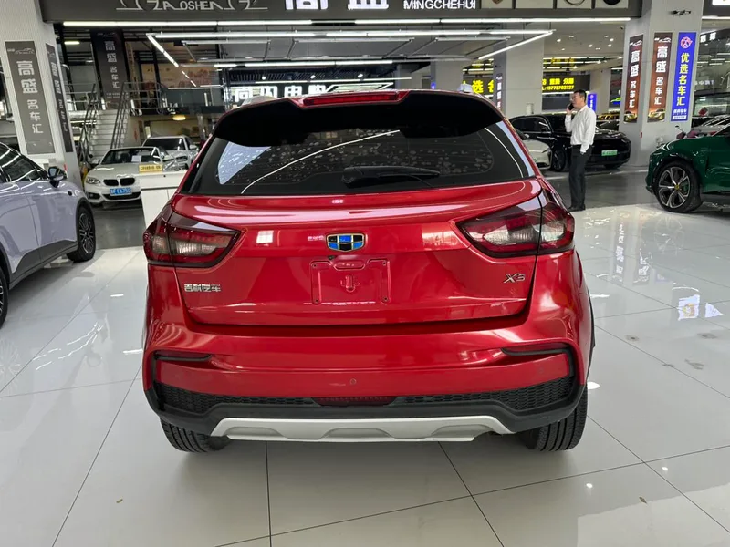 Geely Vision X3 2020 1.5L CVT Acabado premium interior foto 16 Geely Vision X3 2020 1.5L CVT Acabado premium interior foto 16