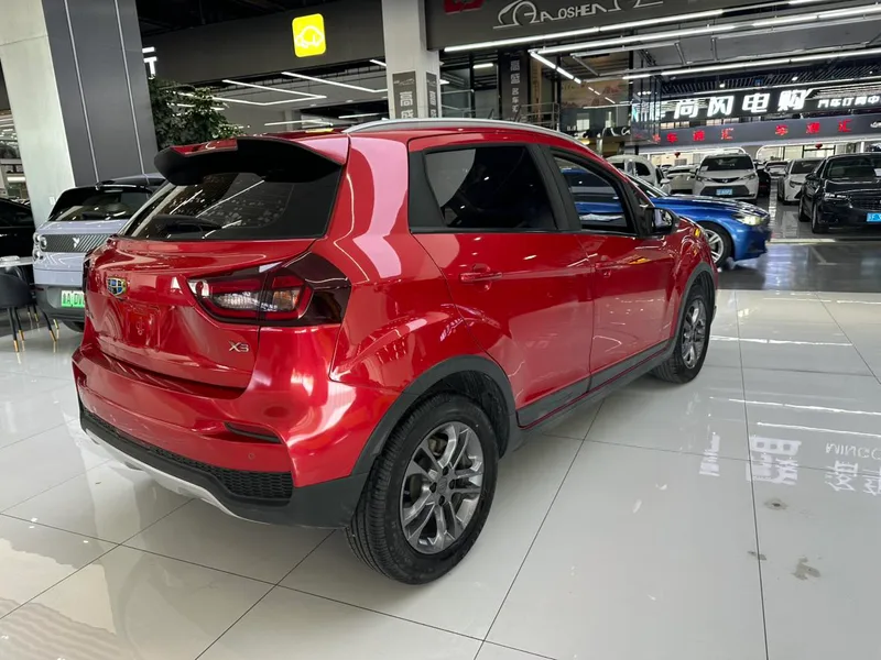 Geely Vision X3 2020 1.5L CVT Acabado premium interior foto 17 Geely Vision X3 2020 1.5L CVT Acabado premium interior foto 17