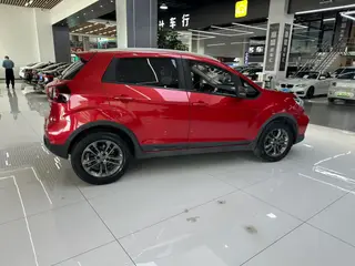Geely Vision X3 2020 1.5L CVT Acabado premium interior foto 18 Geely Vision X3 2020 1.5L CVT Acabado premium interior foto 18