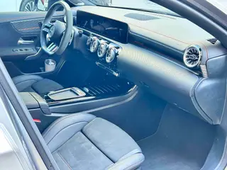 Mercedes-Benz Mercedes-AMG A-Class 2024 AMG A 45 S 4MATIC Edición especial interior foto 18