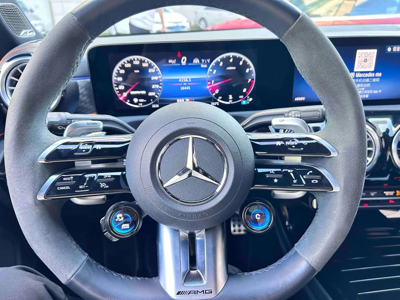 Mercedes-Benz Mercedes-AMG A-Class 2024 AMG A 45 S 4MATIC Edición especial interior foto 20