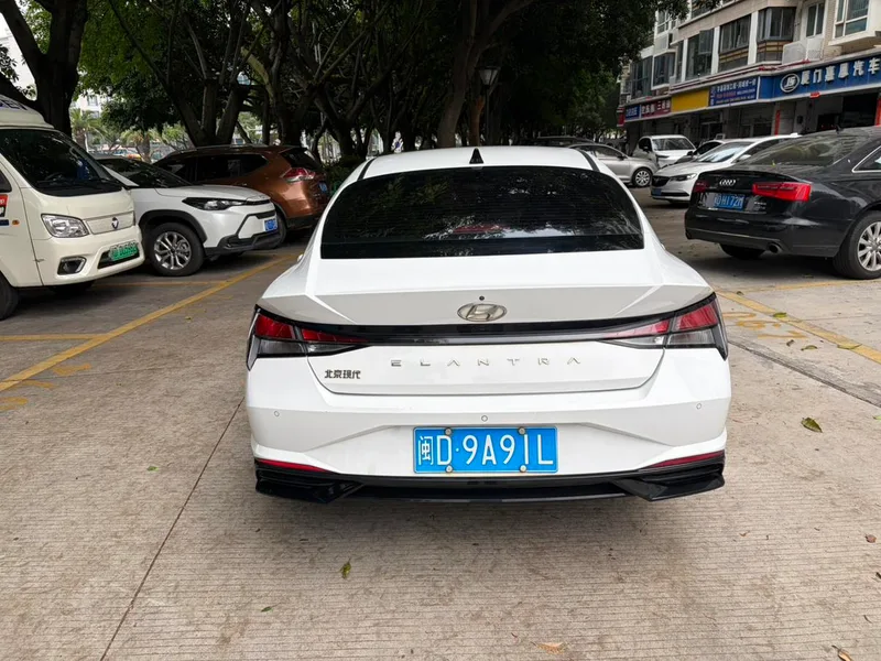 Hyundai Elantra 2022 1.5L CVT GLX Elite Edition exterior photo 3
