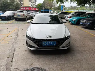 Hyundai Elantra 2022 1.5L CVT GLX Elite Edition exterior photo 4