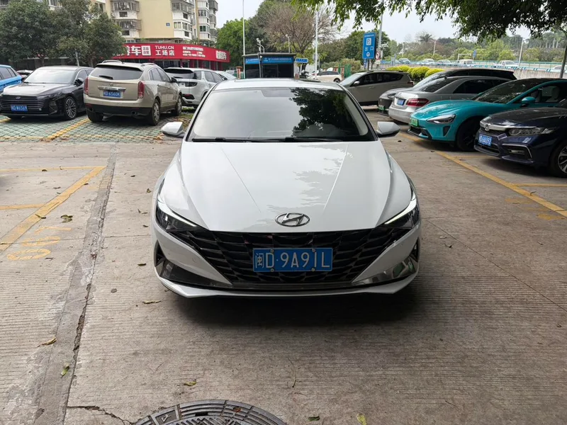 Hyundai Elantra 2022 1.5L CVT GLX Elite Edition exterior photo 4