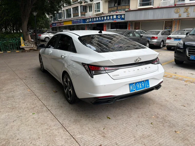 Hyundai Elantra 2022 1.5L CVT GLX Elite Edition exterior photo 5