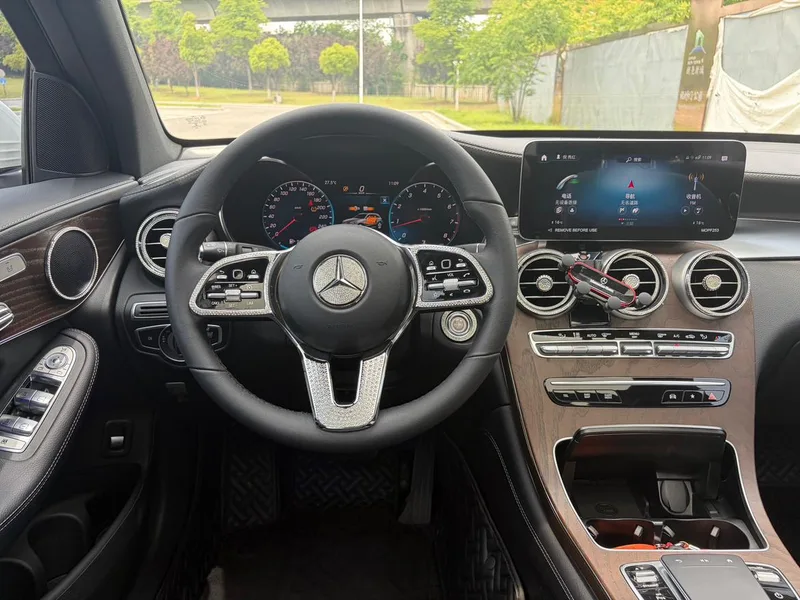 Mercedes-Benz GLC 2022 Restyling GLC 260 L 4MATIC Luxury type interior photo 13 Mercedes-Benz GLC 2022 Restyling GLC 260 L 4MATIC Luxury type interior photo 13