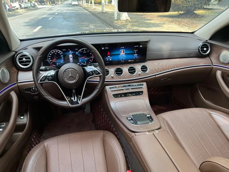 Mercedes-Benz E-Class 2023 E 300 L Люксовый Седан интерьер фото 10