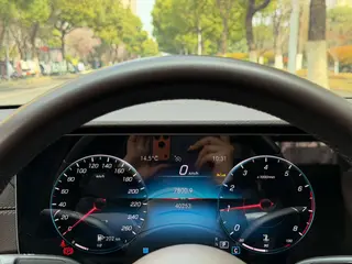 Mercedes-Benz E-Class 2023 E 300 L Люксовый Седан интерьер фото 14