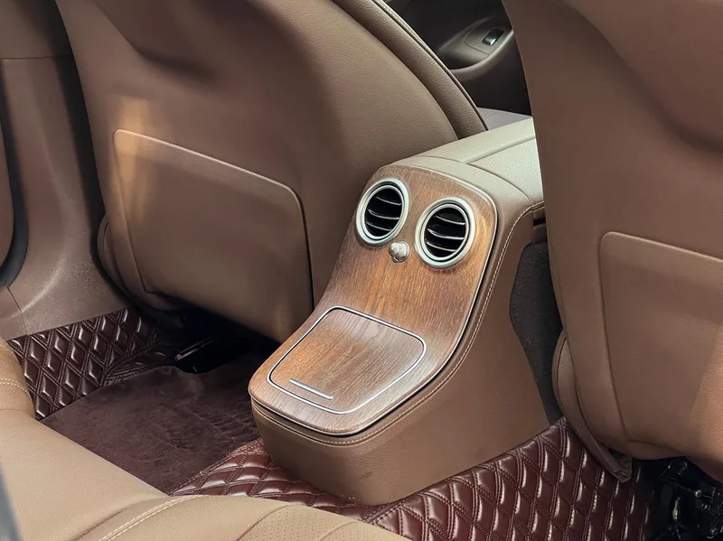 Mercedes-Benz E-Class 2023 E 300 L Люксовый Седан интерьер фото 16