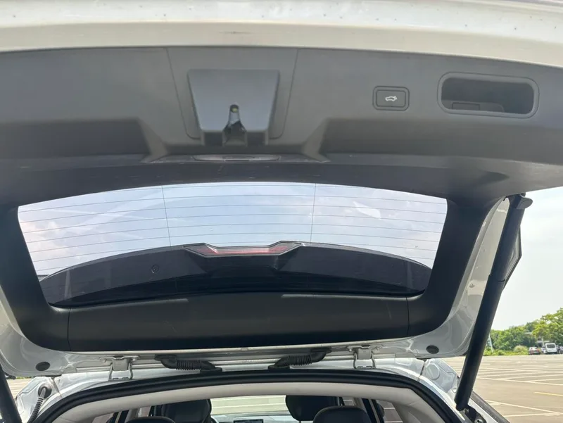 Geely Boyue L 2023 1.5TD DCT Finition premium intérieur photo 13 Geely Boyue L 2023 1.5TD DCT Finition premium intérieur photo 13