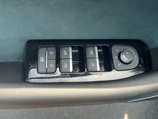 Geely Monjaro 2021 2.0TD DCT EVO Two-wheel drive noble type interior photo 8 Geely Monjaro 2021 2.0TD DCT EVO Two-wheel drive noble type interior photo 8