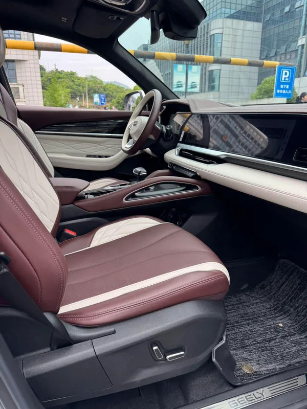 Geely Monjaro 2021 2.0TD High-power automatic four-wheel drive flagship interior photo 11 Geely Monjaro 2021 2.0TD High-power automatic four-wheel drive flagship interior photo 11