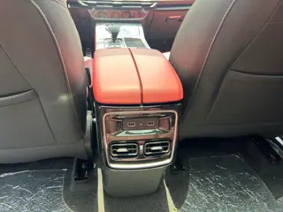 Jetour X70 PLUS 2023 1.5T DCT Brave person PLUS 5 seat interior photo 16 Jetour X70 PLUS 2023 1.5T DCT Brave person PLUS 5 seat interior photo 16