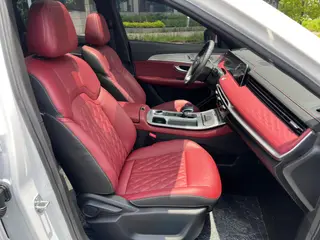 Jetour X70 PLUS 2023 1.5T DCT Brave person PLUS 5 seat interior photo 17 Jetour X70 PLUS 2023 1.5T DCT Brave person PLUS 5 seat interior photo 17