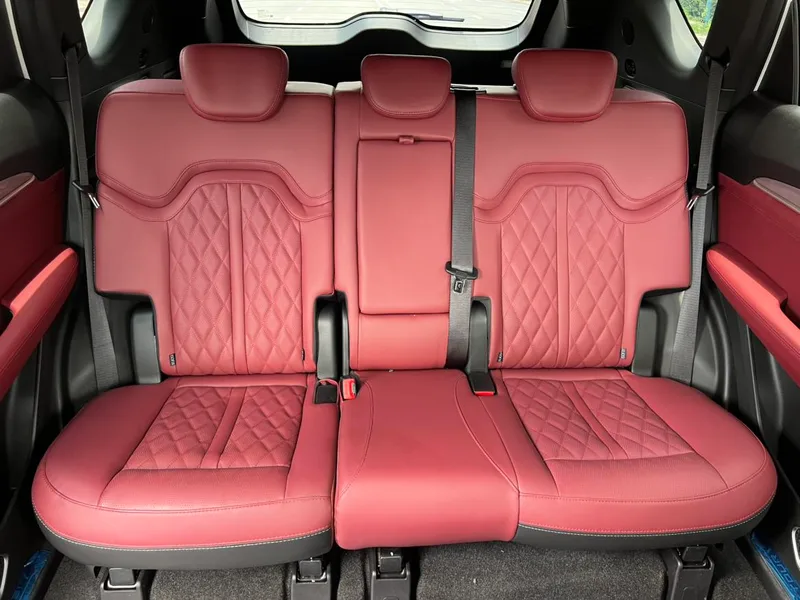 Jetour X70 PLUS 2023 1.5T DCT Brave person PLUS 5 seat interior photo 18 Jetour X70 PLUS 2023 1.5T DCT Brave person PLUS 5 seat interior photo 18