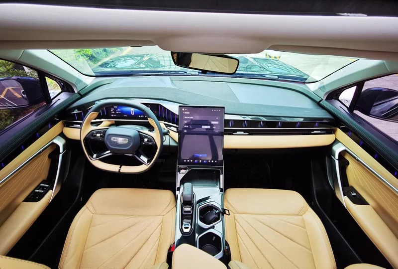 Geely Boyue L 2023 1.5TD DCT Премиальная комплектация интерьер фото 9 Geely Boyue L 2023 1.5TD DCT Премиальная комплектация интерьер фото 9