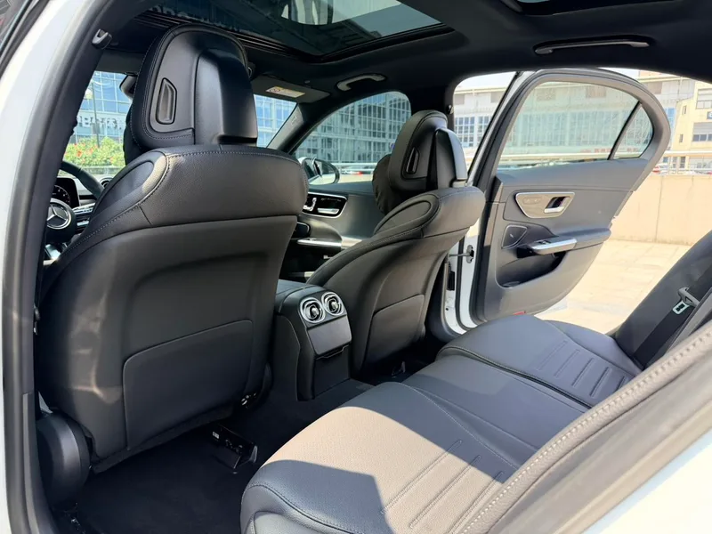 Mercedes-Benz C-Class 2025 Restyling C 260 L Sports version interior photo 14