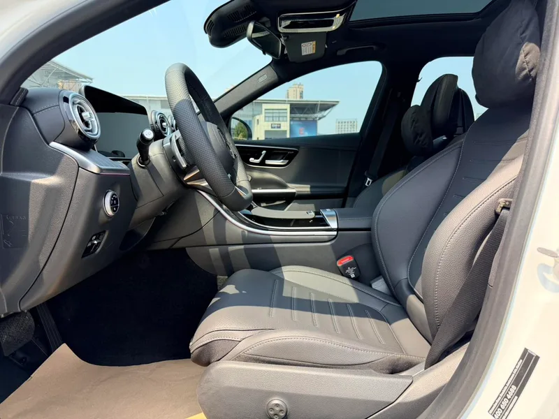 Mercedes-Benz C-Class 2025 Restyling C 260 L Sports version interior photo 15