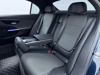 Mercedes-Benz C-Class 2023 C 260 L Versión deportiva interior foto 12 Mercedes-Benz C-Class 2023 C 260 L Versión deportiva interior foto 12