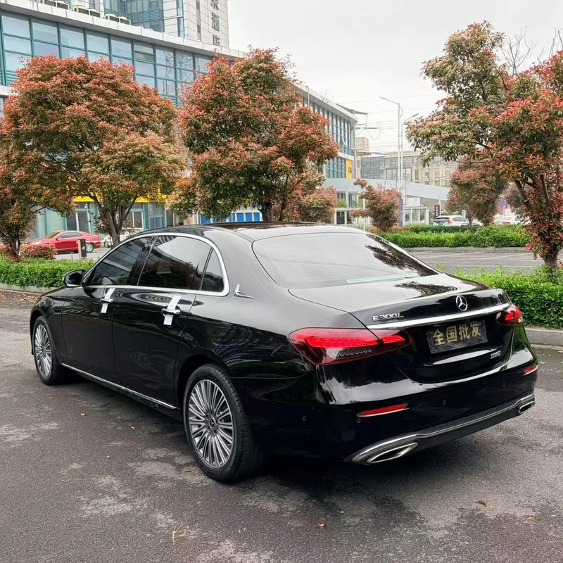 Mercedes-Benz E-Class 2022 Restyling E 300 L Luxury type Passenger car interior photo 7 Mercedes-Benz E-Class 2022 Restyling E 300 L Luxury type Passenger car interior photo 7