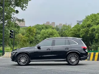 Mercedes-Benz GLC 2024 GLC 300 L 4MATIC Luxury type 5 seat exterior photo 3