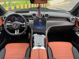 Mercedes-Benz GLC 2024 GLC 300 L 4MATIC Luxury type 5 seat interior photo 12
