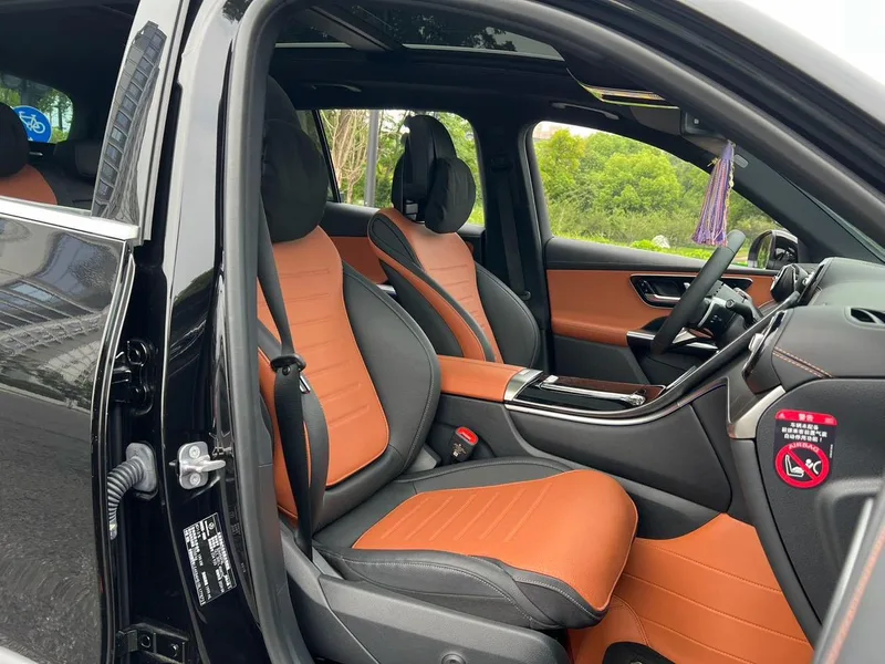 Mercedes-Benz GLC 2024 GLC 300 L 4MATIC Luxury type 5 seat interior photo 18