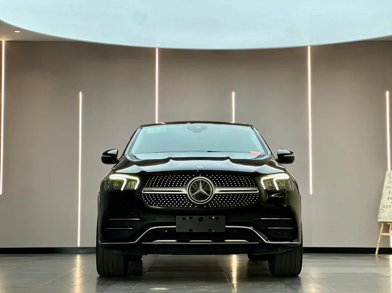 Mercedes-Benz GLE Coupe 2020 GLE 350 4MATIC coupe SUV Fashionable exterior photo 2