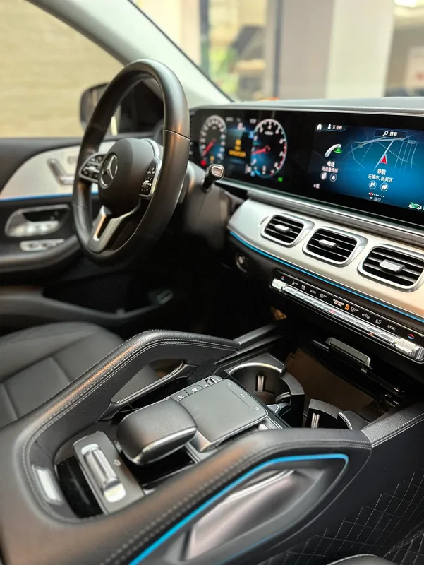 Mercedes-Benz GLE Coupe 2020 GLE 350 4MATIC coupe SUV Fashionable interior photo 10