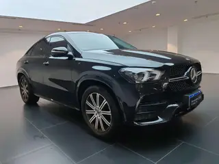 Mercedes-Benz GLE Coupe 2022 GLE 350 4MATIC Coupé SUV Estilo de moda exterior foto 2
