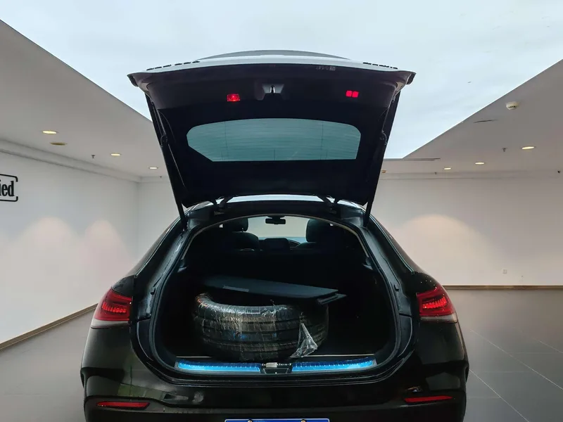 Mercedes-Benz GLE Coupe 2022 GLE 350 4MATIC Coupé SUV Estilo de moda interior foto 15