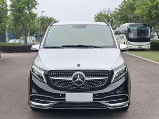 Mercedes-Benz V-Class 2022 V 260 Version pilote extérieur photo 2 Mercedes-Benz V-Class 2022 V 260 Version pilote extérieur photo 2