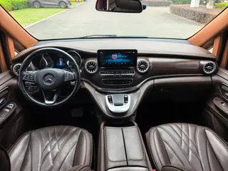 Mercedes-Benz V-Class 2022 V 260 Version pilote extérieur photo 10 Mercedes-Benz V-Class 2022 V 260 Version pilote extérieur photo 10