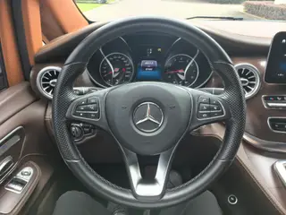 Mercedes-Benz V-Class 2022 V 260 Version pilote intérieur photo 16 Mercedes-Benz V-Class 2022 V 260 Version pilote intérieur photo 16