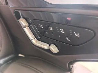 Mercedes-Benz V-Class 2022 V 260 Version pilote intérieur photo 18 Mercedes-Benz V-Class 2022 V 260 Version pilote intérieur photo 18