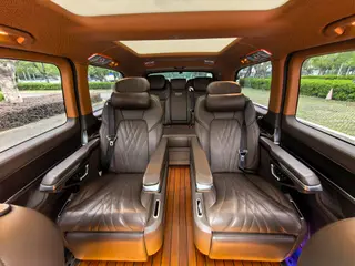 Mercedes-Benz V-Class 2022 V 260 Version pilote intérieur photo 19 Mercedes-Benz V-Class 2022 V 260 Version pilote intérieur photo 19