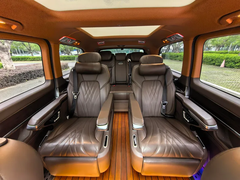 Mercedes-Benz V-Class 2022 V 260 Version pilote intérieur photo 19 Mercedes-Benz V-Class 2022 V 260 Version pilote intérieur photo 19