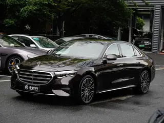 Mercedes-Benz E-Class 2024 E 300 L Finition premium Voiture extérieur photo 1