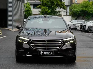 Mercedes-Benz E-Class 2024 E 300 L Finition premium Voiture extérieur photo 2