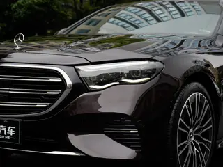 Mercedes-Benz E-Class 2024 E 300 L Finition premium Voiture extérieur photo 5