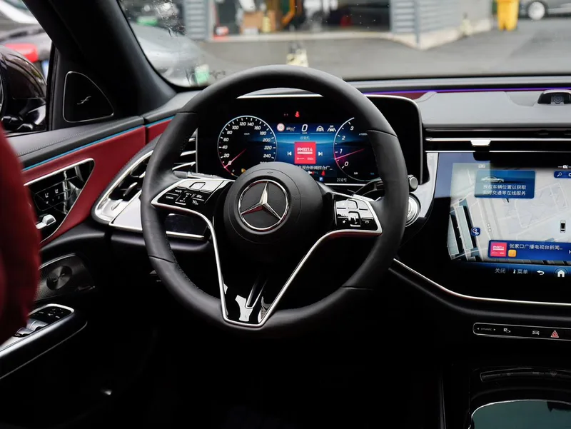 Mercedes-Benz E-Class 2024 E 300 L Finition premium Voiture intérieur photo 14