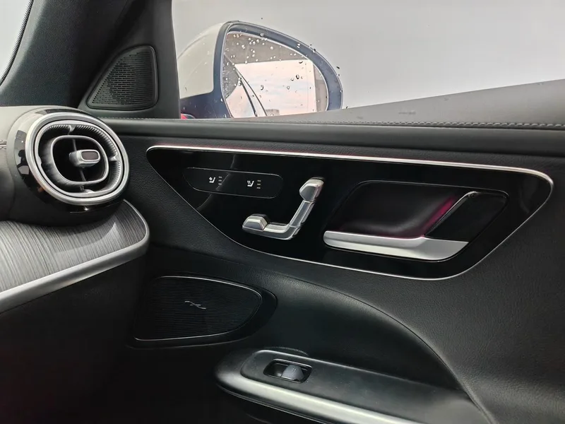 Mercedes-Benz C-Class 2024 Restyling C 260 L Sports version interior photo 16 Mercedes-Benz C-Class 2024 Restyling C 260 L Sports version interior photo 16