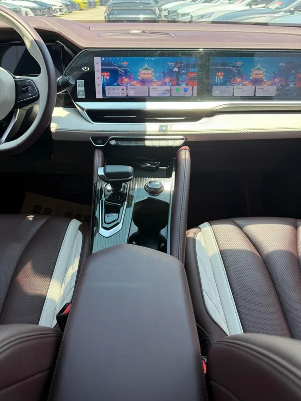 Geely Monjaro 2021 2.0TD DCT EVO Two-wheel drive noble type interior photo 12 Geely Monjaro 2021 2.0TD DCT EVO Two-wheel drive noble type interior photo 12