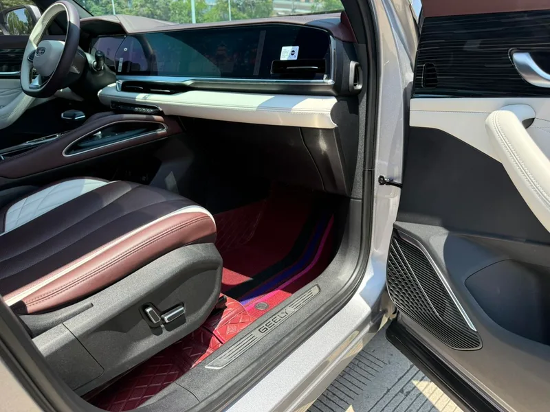 Geely Monjaro 2021 2.0TD DCT EVO Two-wheel drive noble type interior photo 15 Geely Monjaro 2021 2.0TD DCT EVO Two-wheel drive noble type interior photo 15