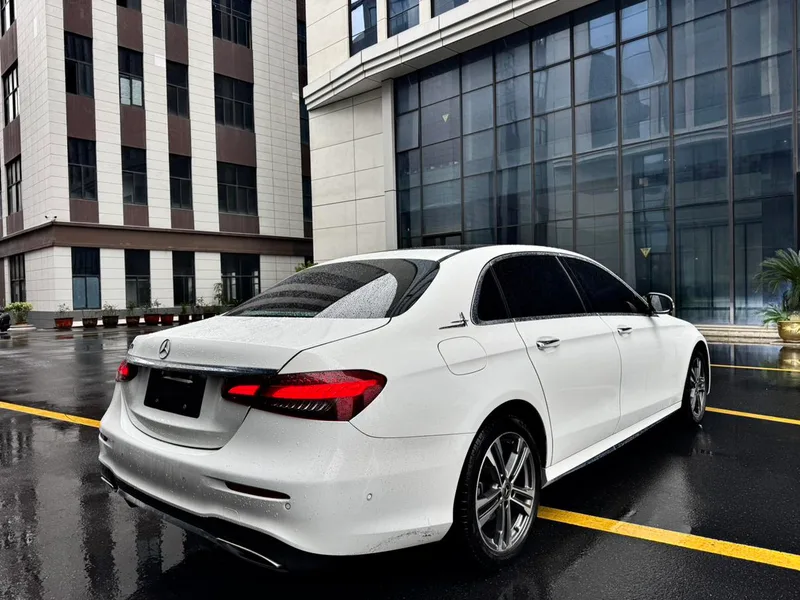 Mercedes-Benz E-Class 2022 Restyling E 260 L sports car exterior photo 6 Mercedes-Benz E-Class 2022 Restyling E 260 L sports car exterior photo 6