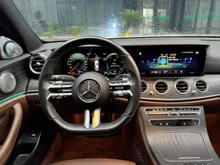 Mercedes-Benz E-Class 2022 Restyling E 260 L sports car interior photo 10 Mercedes-Benz E-Class 2022 Restyling E 260 L sports car interior photo 10
