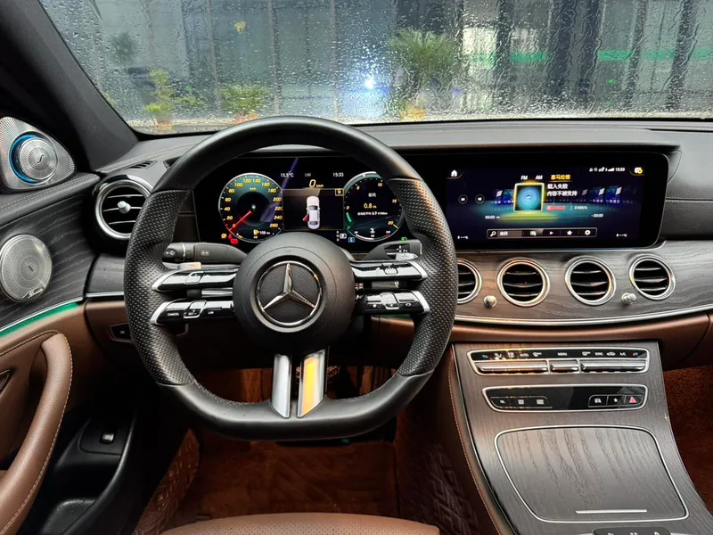 Mercedes-Benz E-Class 2022 Restyling E 260 L sports car interior photo 10 Mercedes-Benz E-Class 2022 Restyling E 260 L sports car interior photo 10