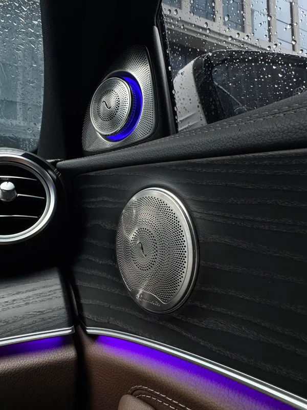 Mercedes-Benz E-Class 2022 Restyling E 260 L sports car interior photo 15 Mercedes-Benz E-Class 2022 Restyling E 260 L sports car interior photo 15